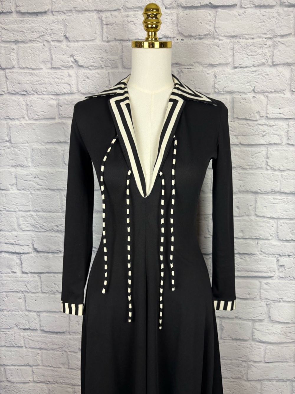 1970s Neiman Marcus Vintage Nautical Mod Dress - Exaggerated Collar Size S - Picture 4 of 10